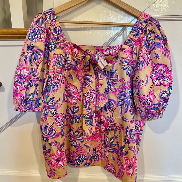 Lilly Pulitzer size 12 Torry Blouse Sand Bar, tropical with a twist - Picture 3 of 6